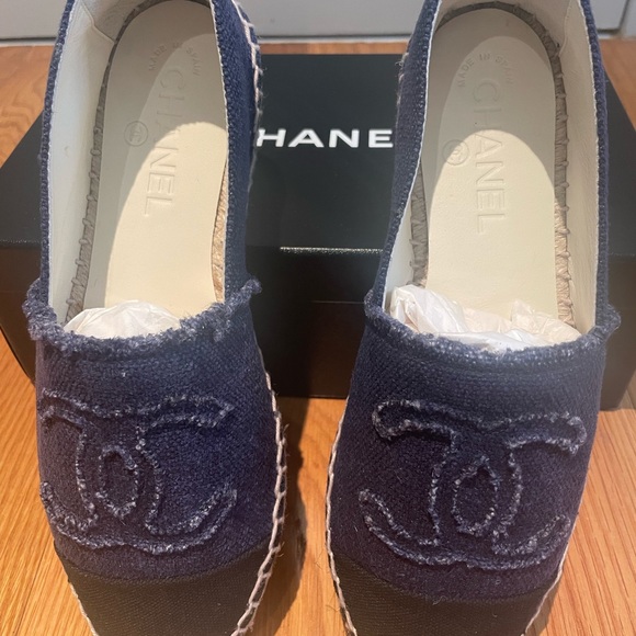 Chanel Blue and Black Linen Espadrilles 37 - Picture 7 of 9